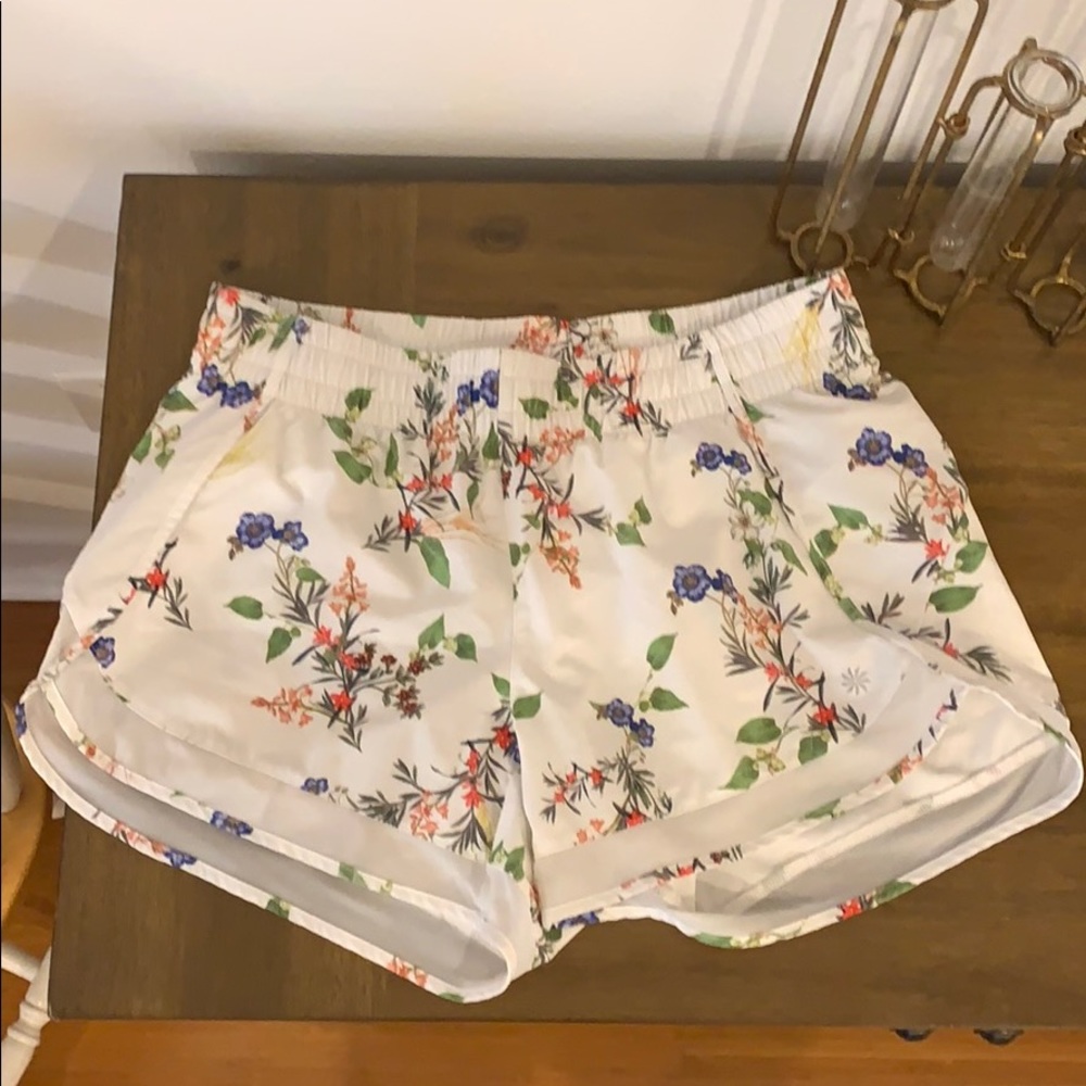 Athleta shorts size small